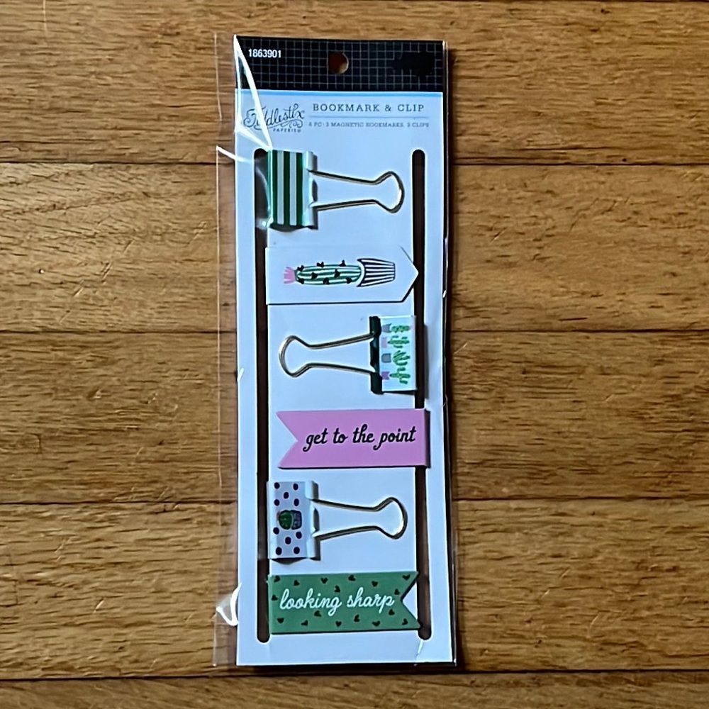 NWT Binder Clip & Magnetic Bookmark Set